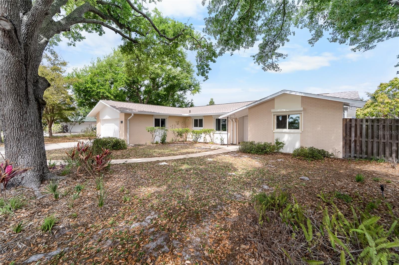 SHAW'S POINT FIRST ADDITION - Residential