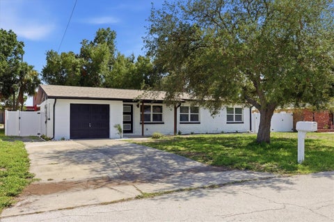 Photo of 4420 W Bay Court Avenue, Tampa, FL 33611 (MLS # TB8547168)