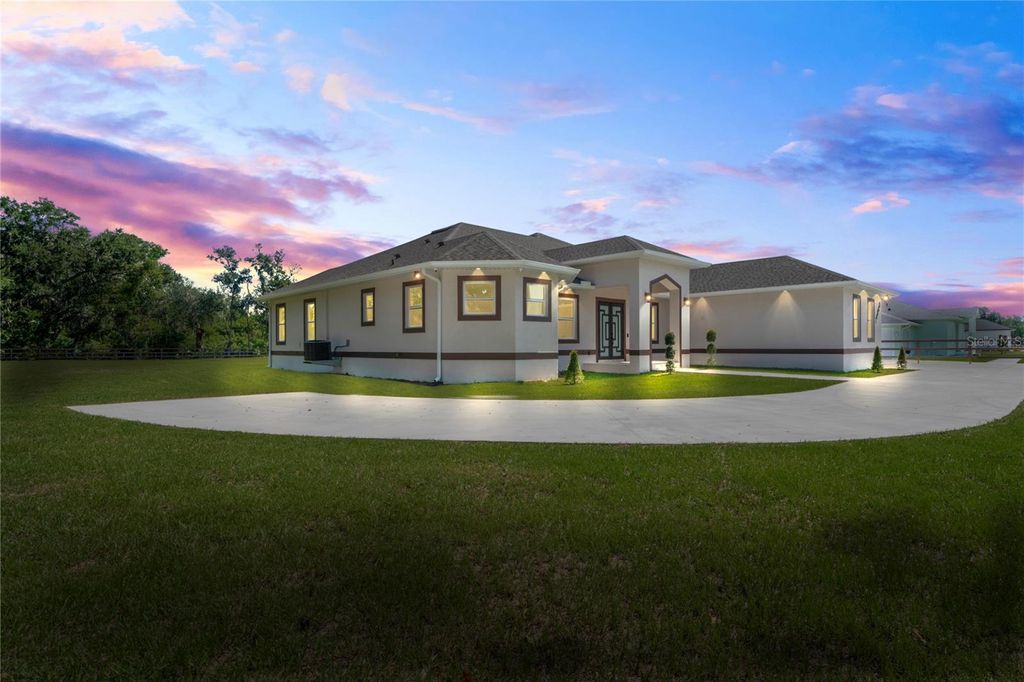 Photo of 14060 Sydney Road, Dover, FL 33527 (MLS # TB8464540)