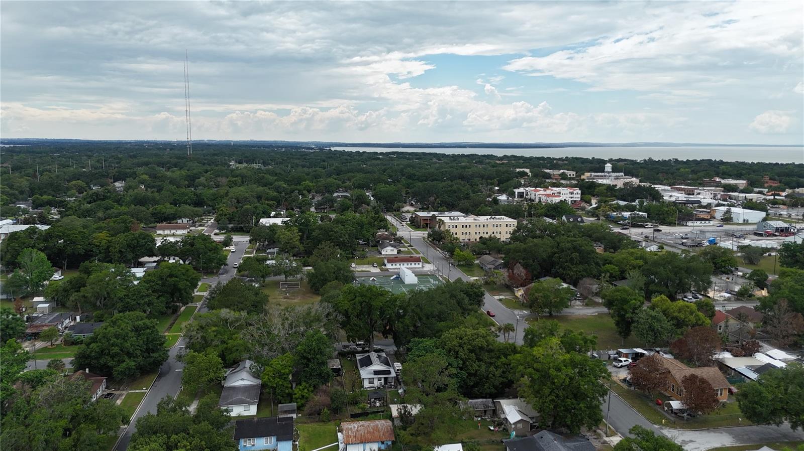 LAKE JOHNS SHORES - Residential