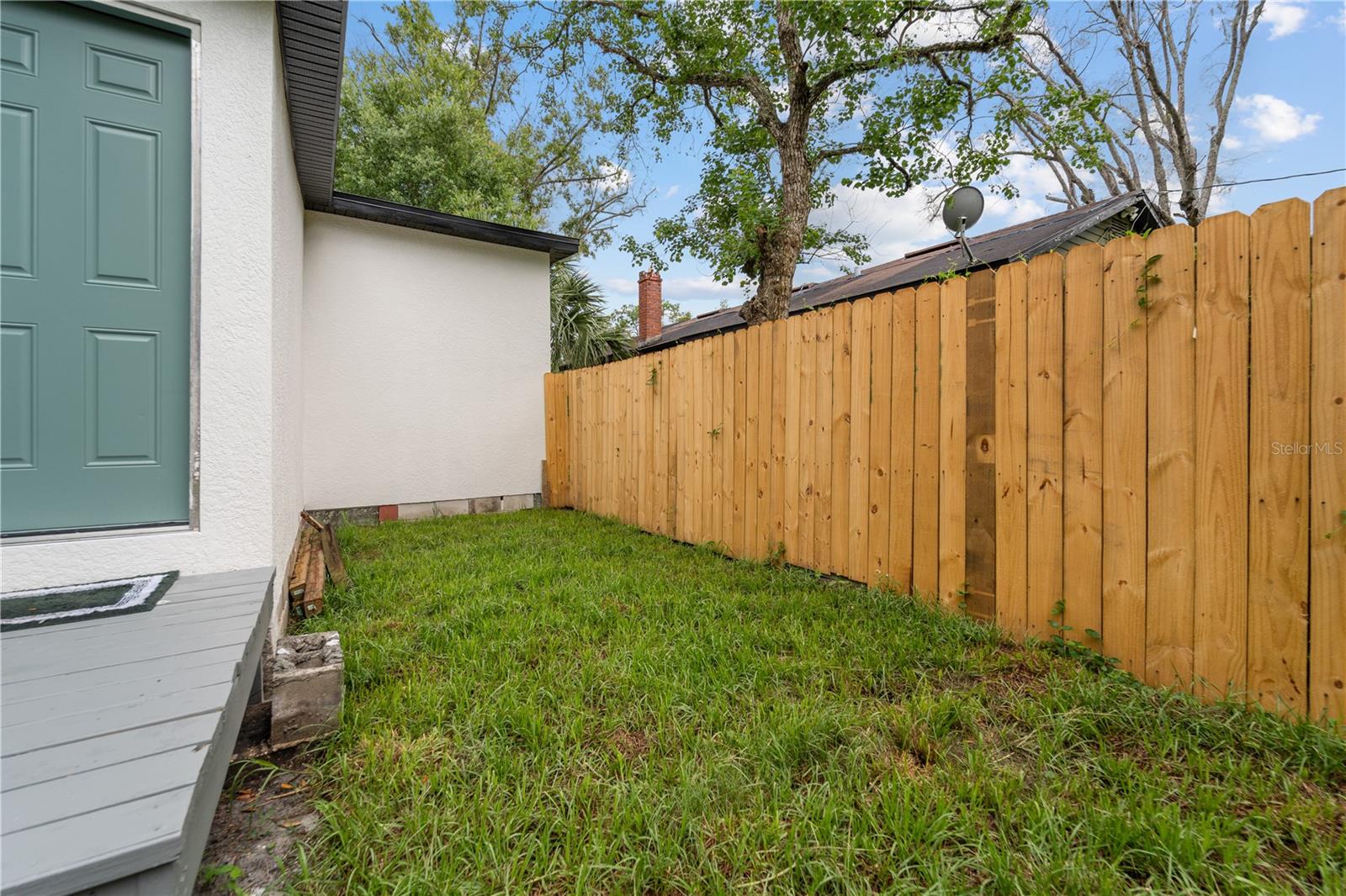 LAKE JOHNS SHORES - Residential