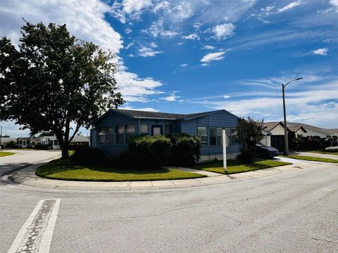 Photo of 2206 Golden Horseshoe Circle N, Lakeland, FL 33810 (MLS # L4956183)