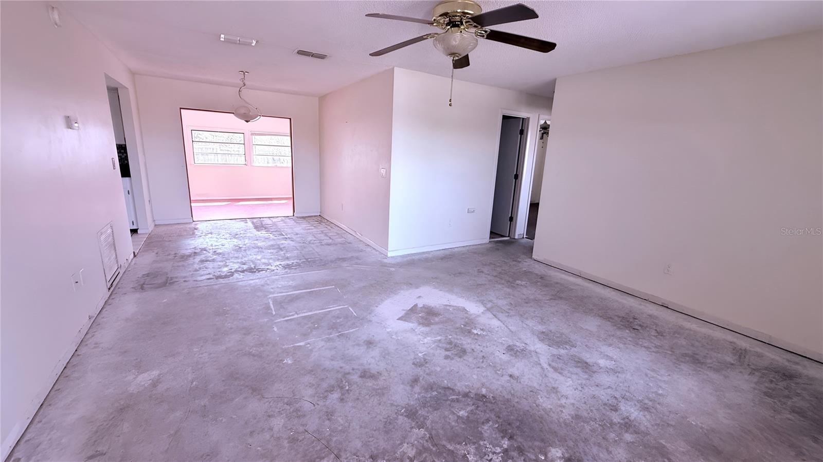 DELTONA LAKES UNIT 04 - Residential