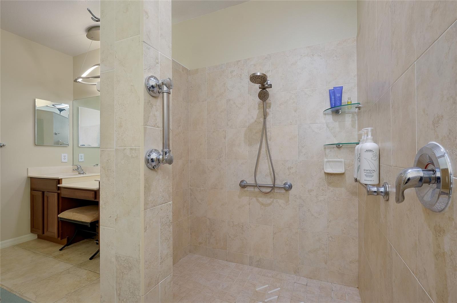 VENETIAN FALLS PH 1 - Residential