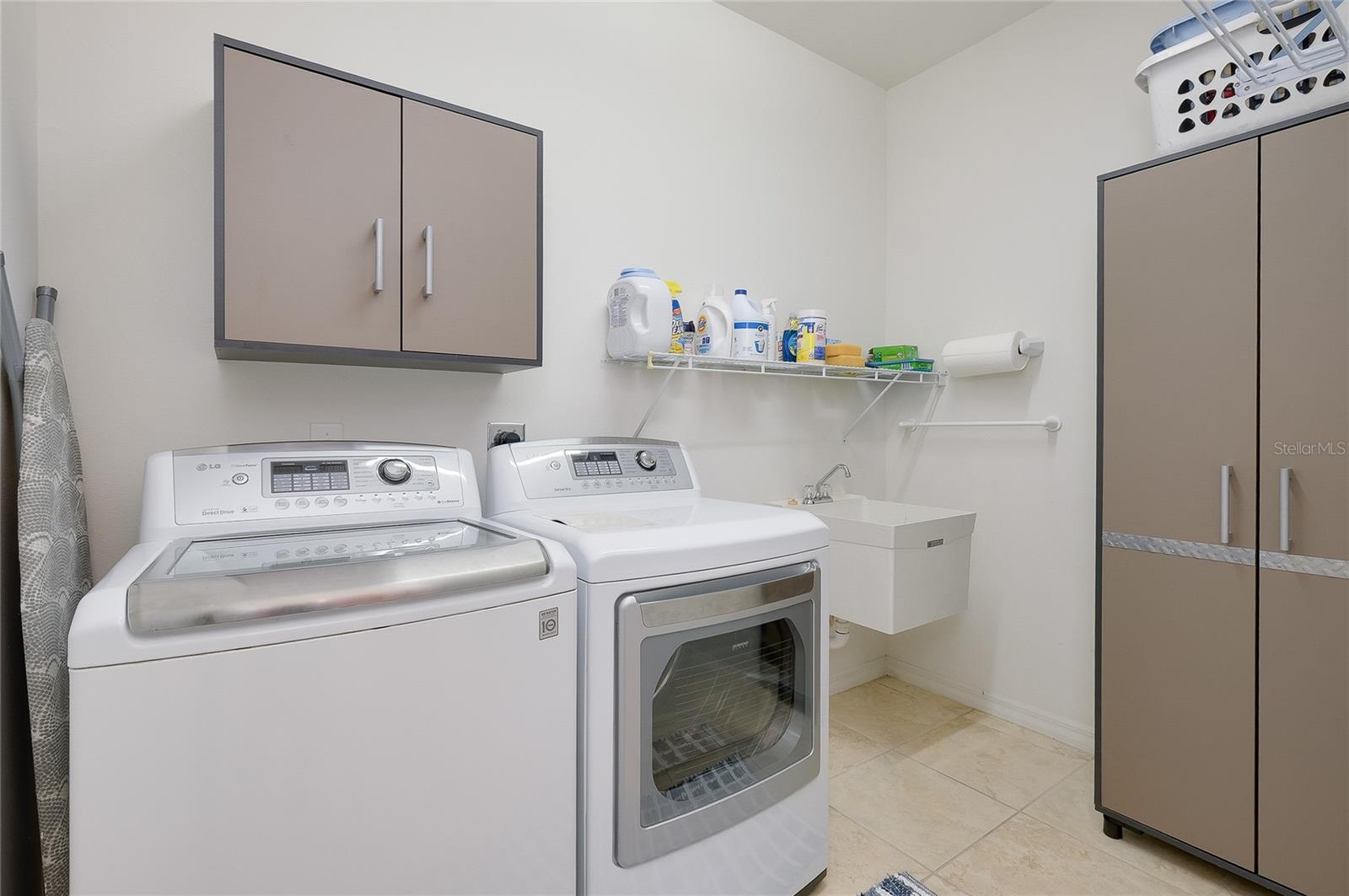 VENETIAN FALLS PH 1 - Residential