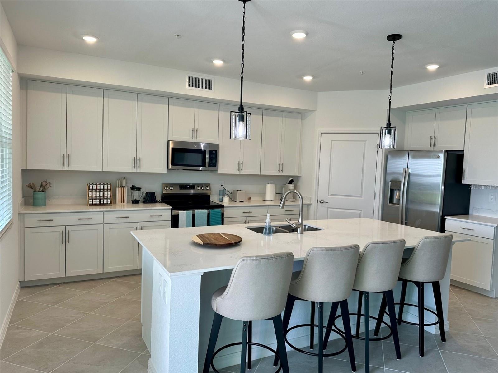 WELLEN PARK GOLF & COUNTRY CLUB - Residential Lease