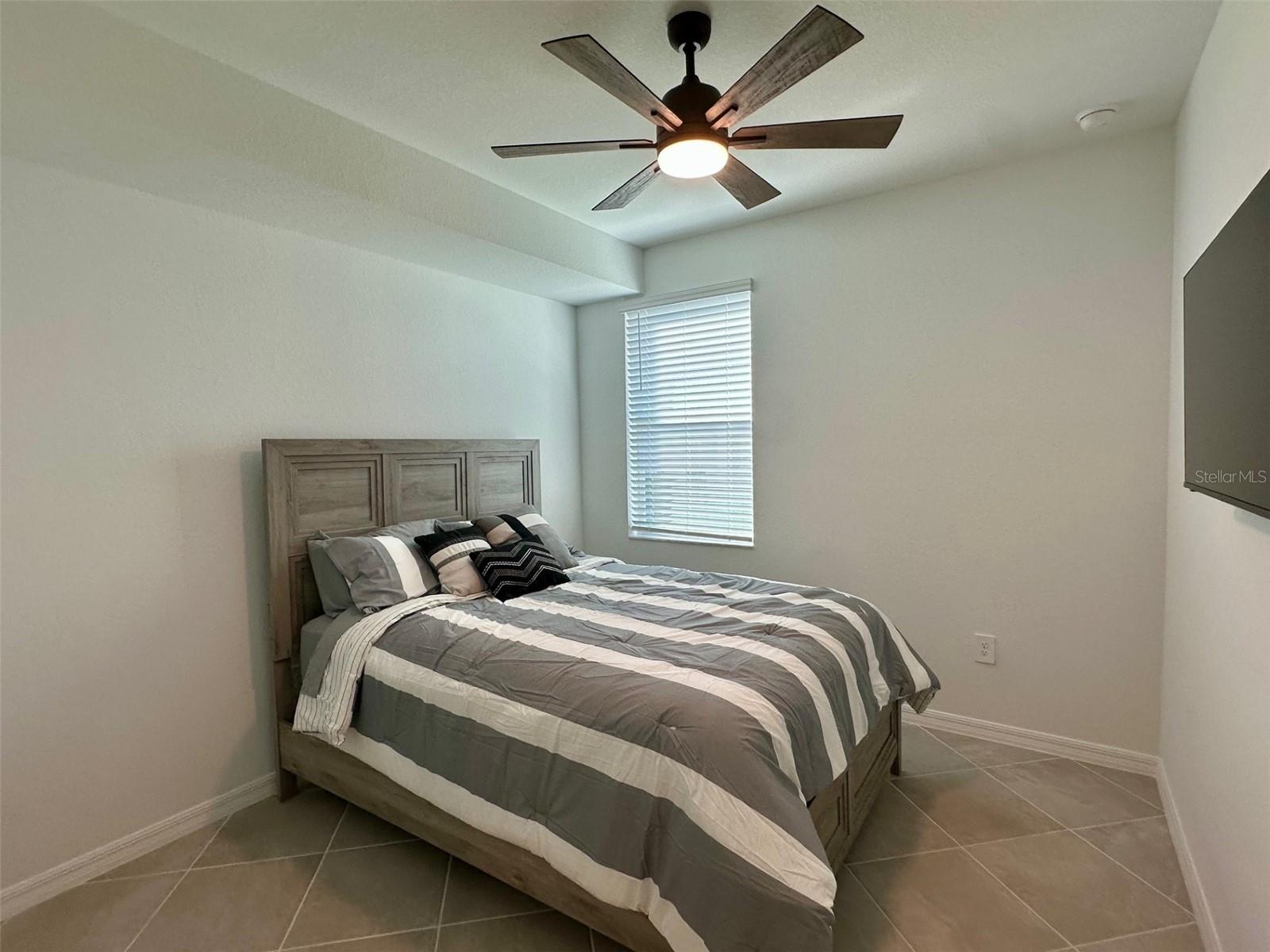 WELLEN PARK GOLF & COUNTRY CLUB - Residential Lease