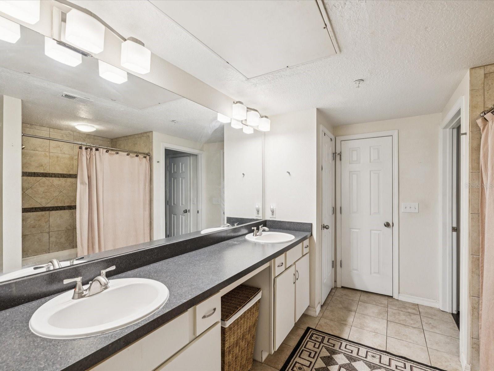 2010 E PALM AVENUE 14303
