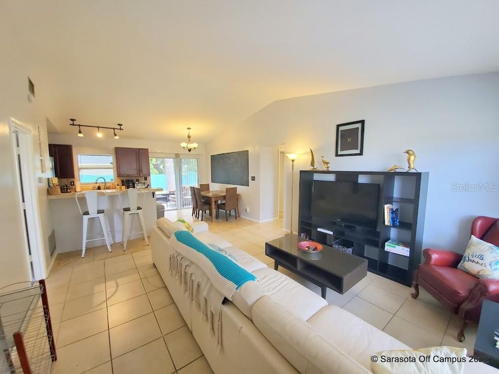 PALM GROVE - Residential Lease