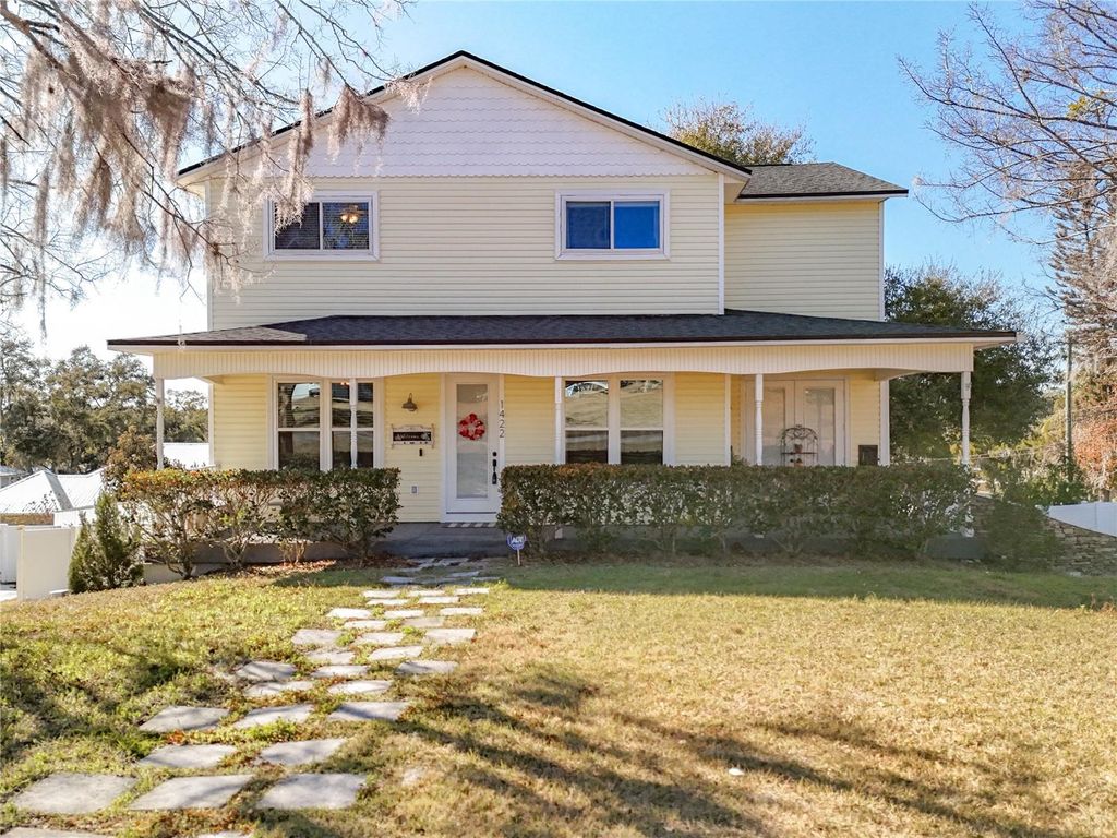 Photo of 1422 5th St, Clermont, FL 34711 (MLS # O6383200)