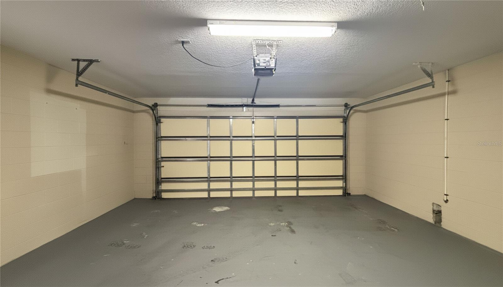 GRANADA VILLAS PH 03 - Residential Lease