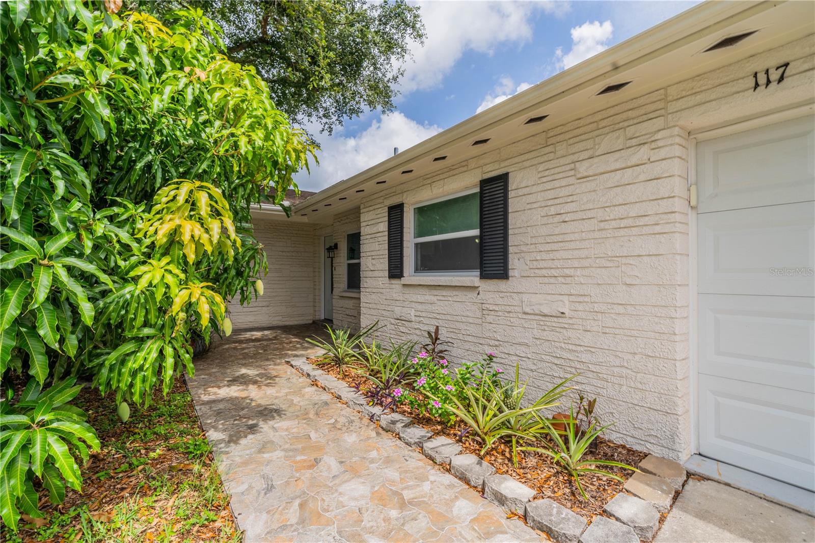 117 CONNIE AVENUE