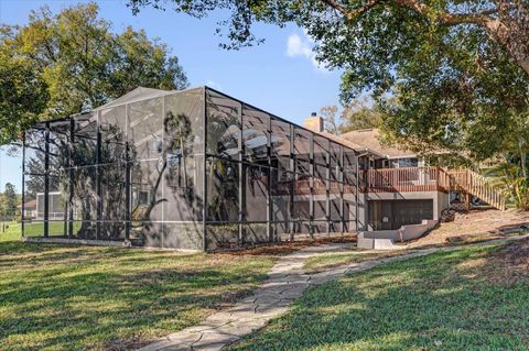 A home in AUBURNDALE