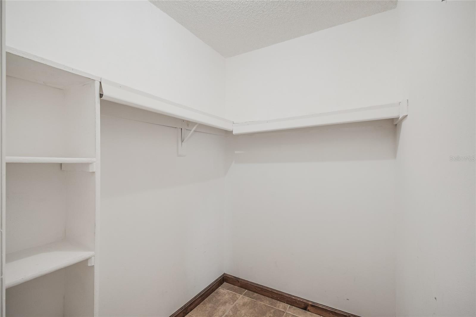 BVL UNIT 8 1ST ADD - Residential