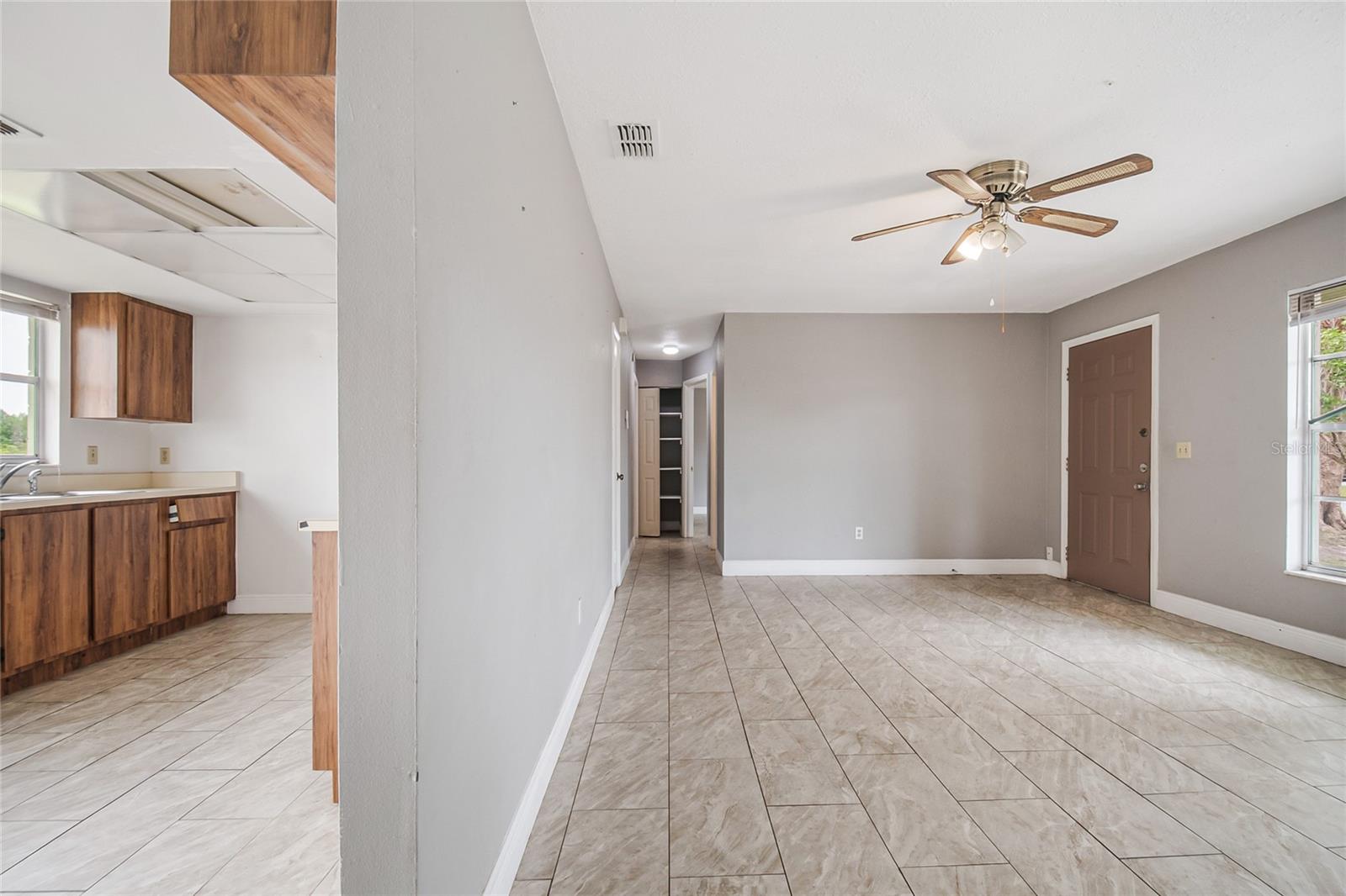 BVL UNIT 8 1ST ADD - Residential