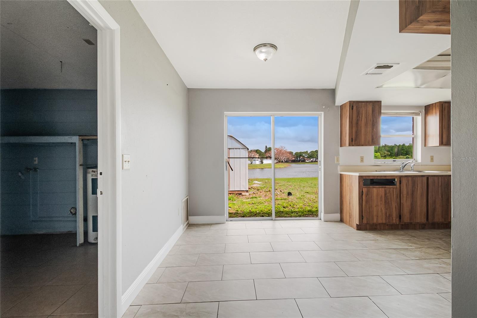 BVL UNIT 8 1ST ADD - Residential