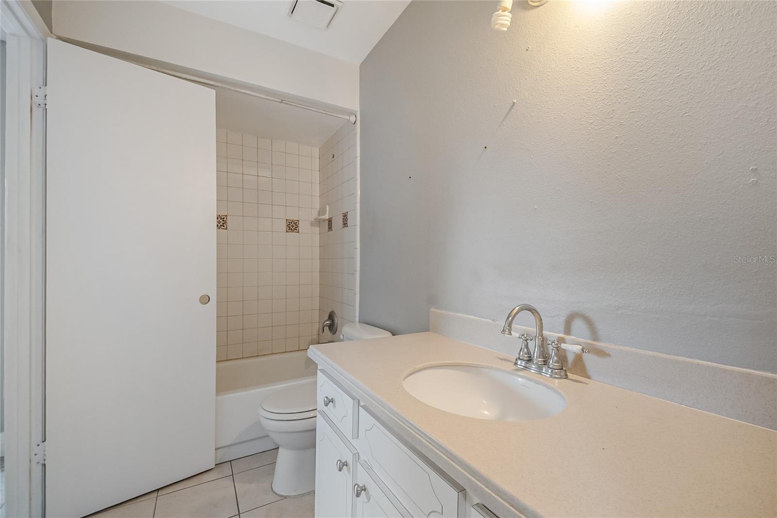 BVL UNIT 8 1ST ADD - Residential