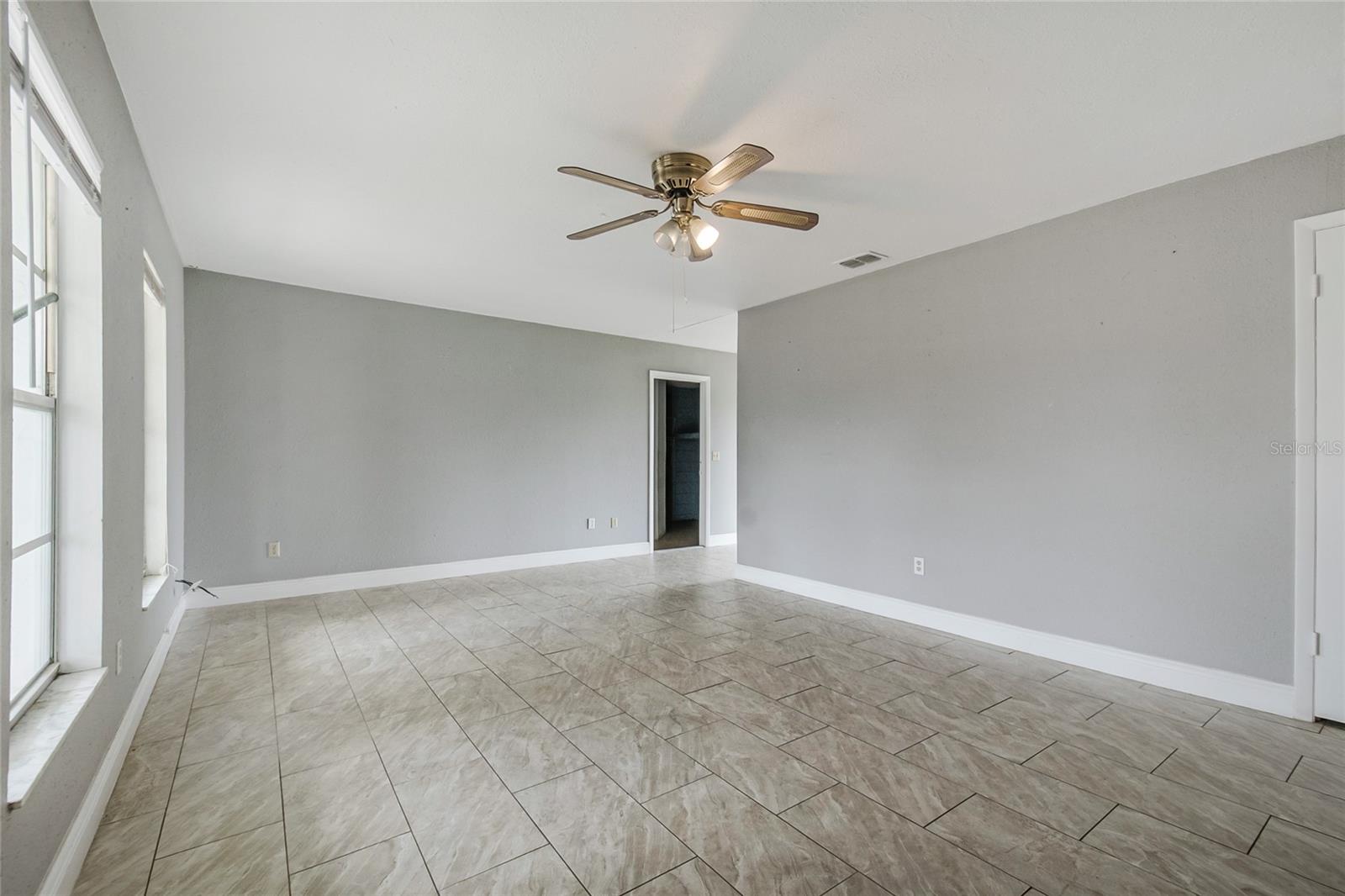 BVL UNIT 8 1ST ADD - Residential