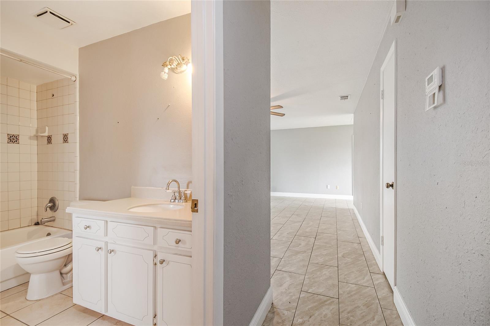 BVL UNIT 8 1ST ADD - Residential