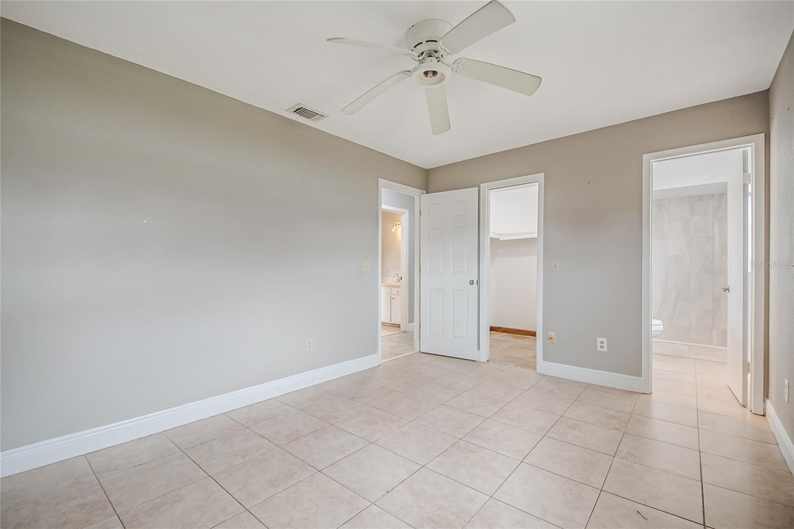 BVL UNIT 8 1ST ADD - Residential