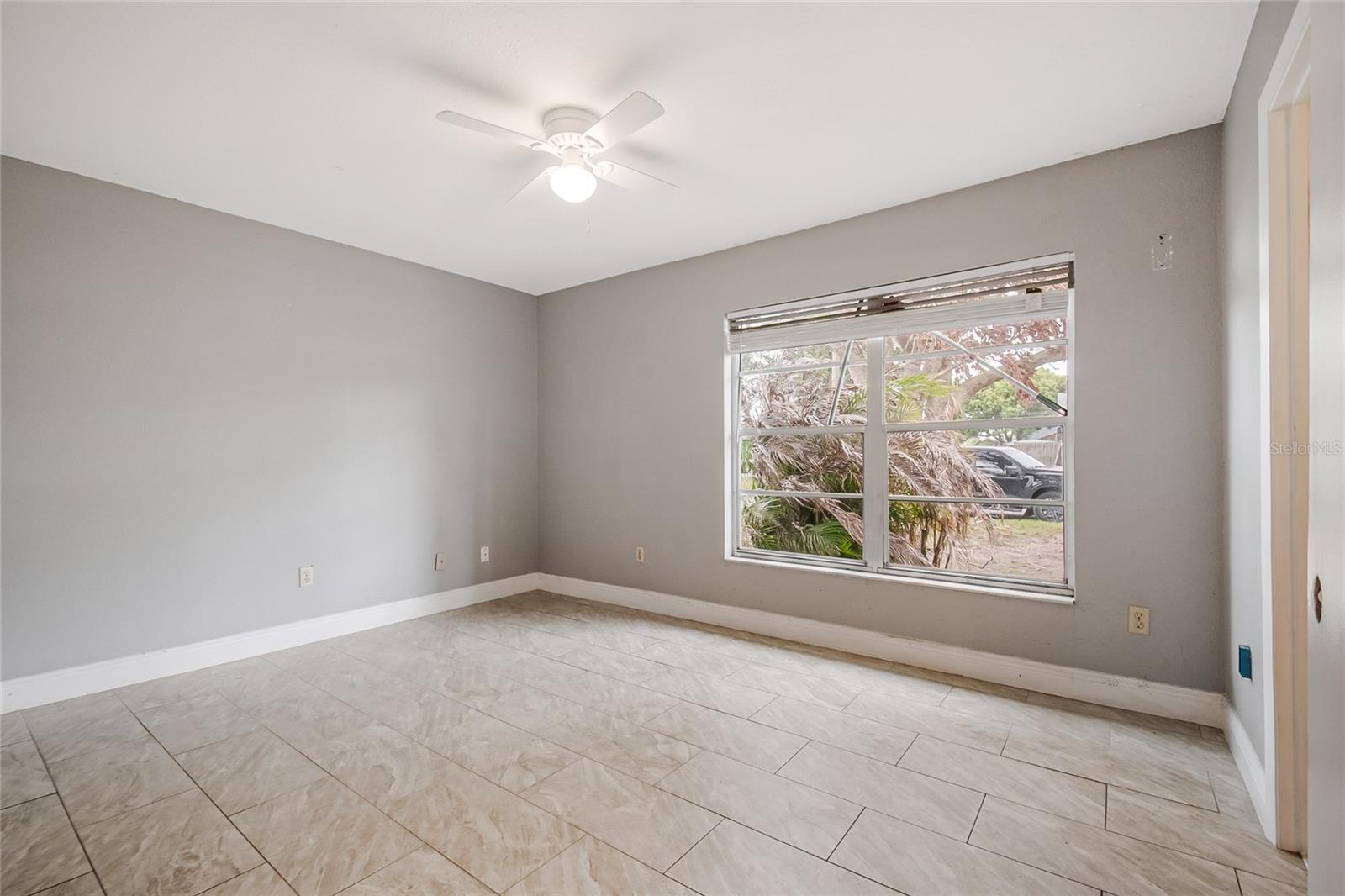 BVL UNIT 8 1ST ADD - Residential