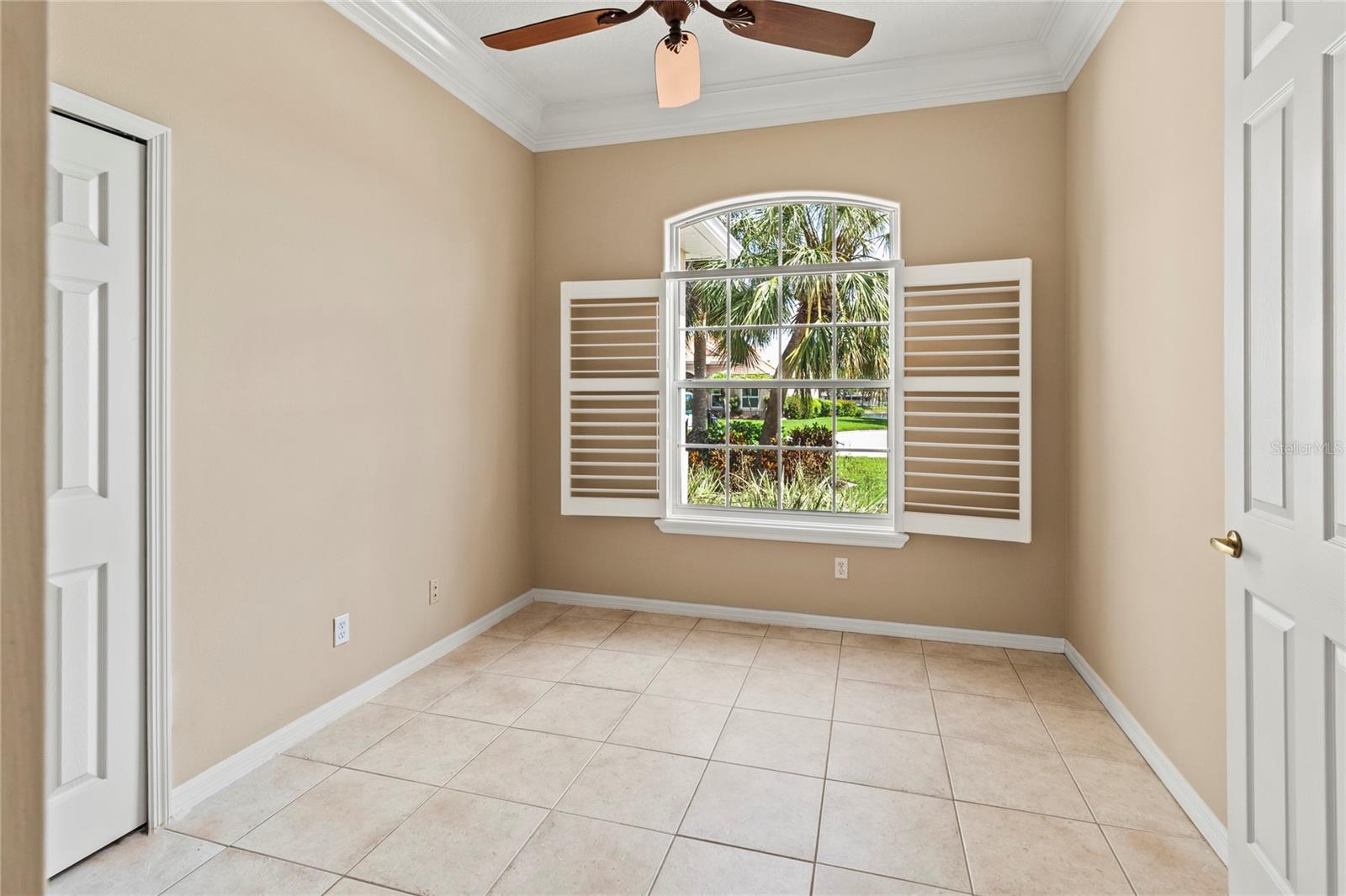 866 OAK BRIAR LANE