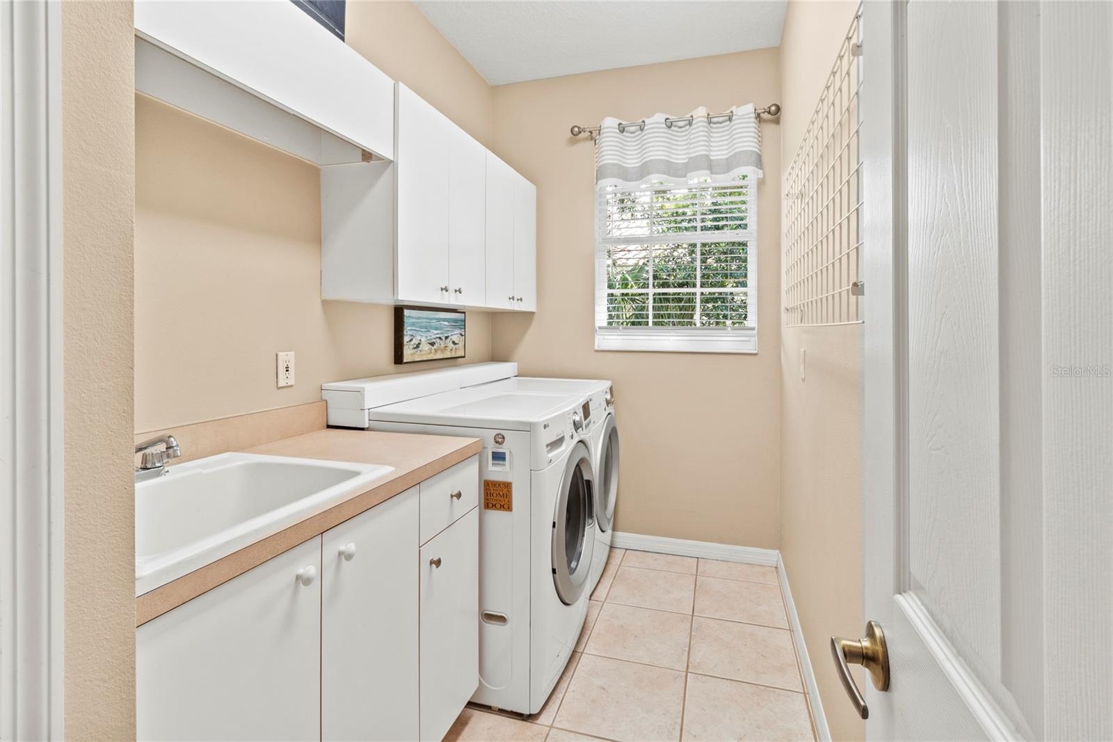 PARK TRACE ESTATES - Residential