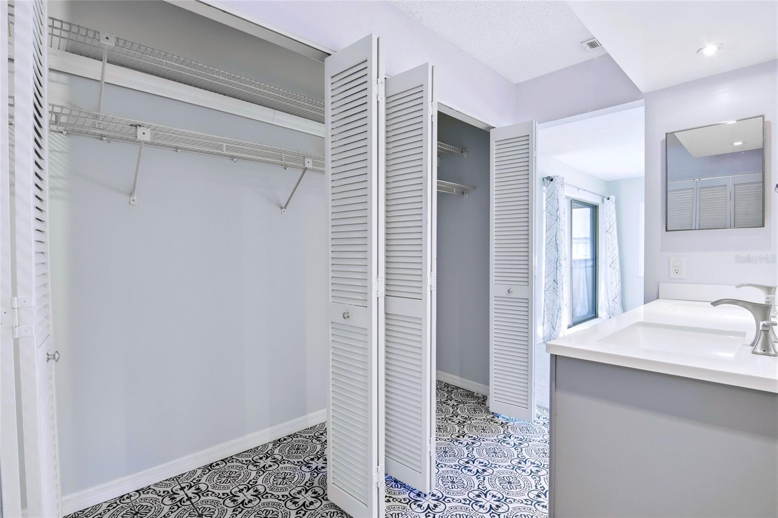 ULTRA VISTA CONDO - Residential