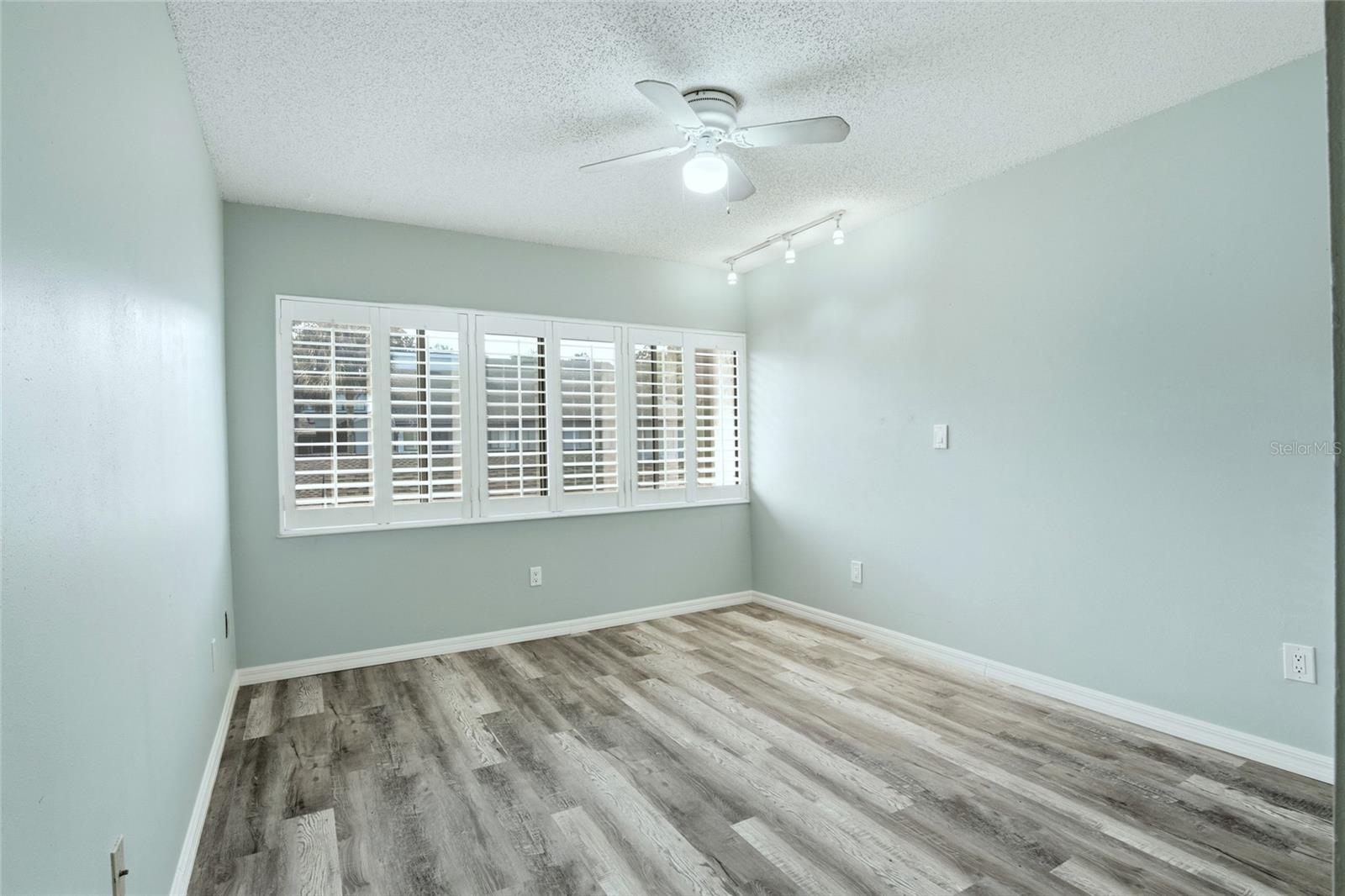 ULTRA VISTA CONDO - Residential