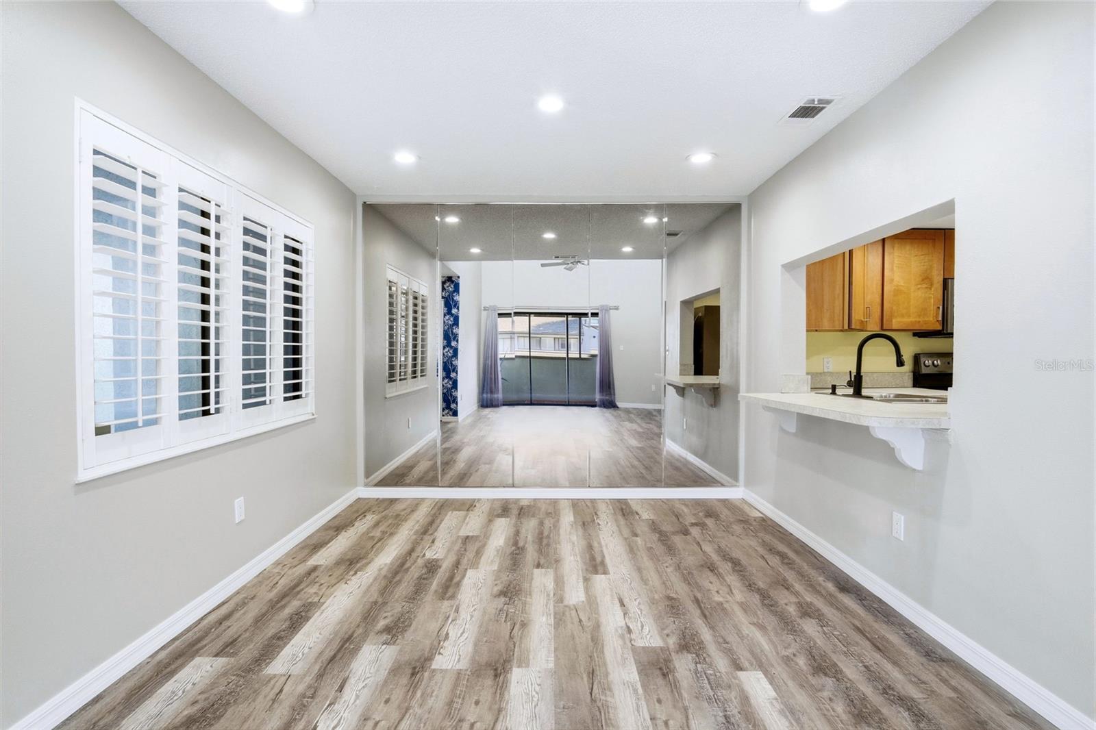 ULTRA VISTA CONDO - Residential