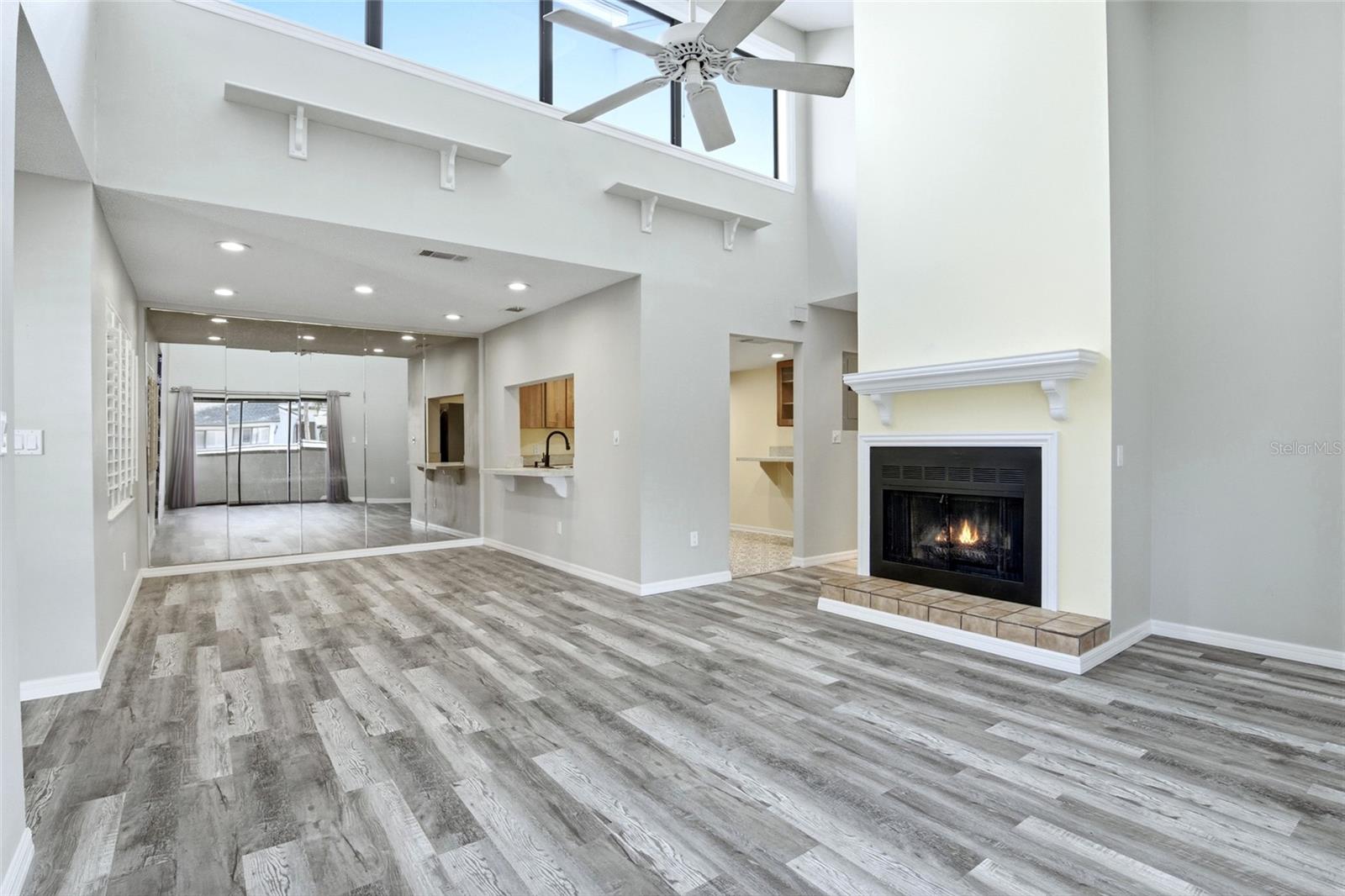 ULTRA VISTA CONDO - Residential