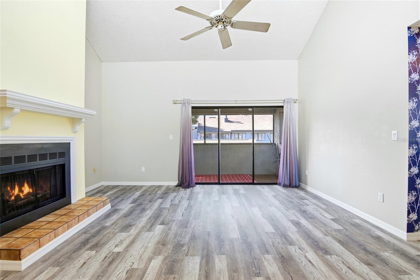 ULTRA VISTA CONDO - Residential