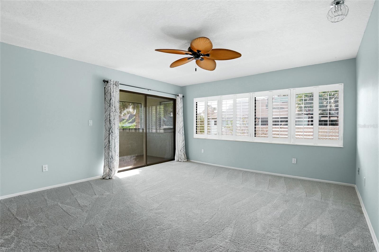 ULTRA VISTA CONDO - Residential