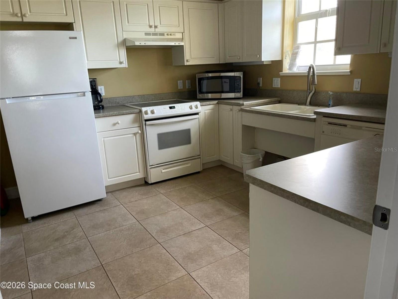 HARBOR POINTE BLDG C - Residential