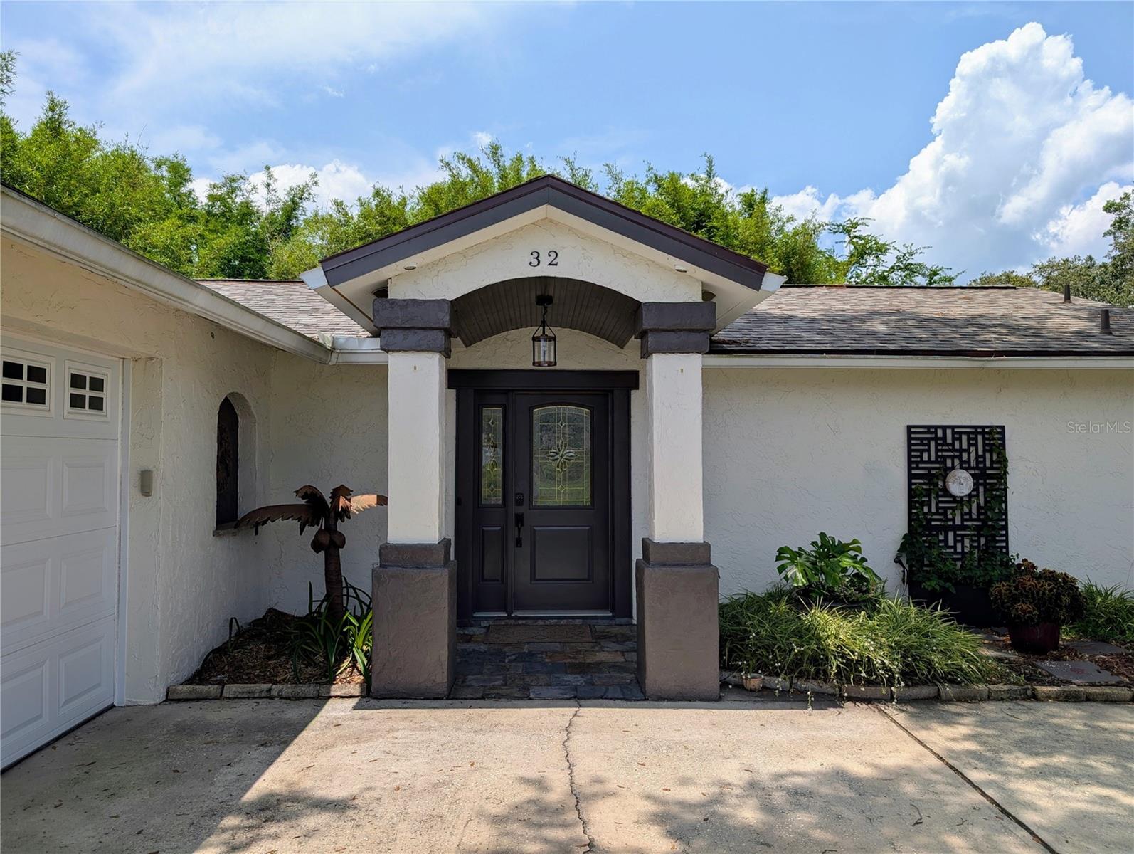 32 FALLEN OAK LANE
