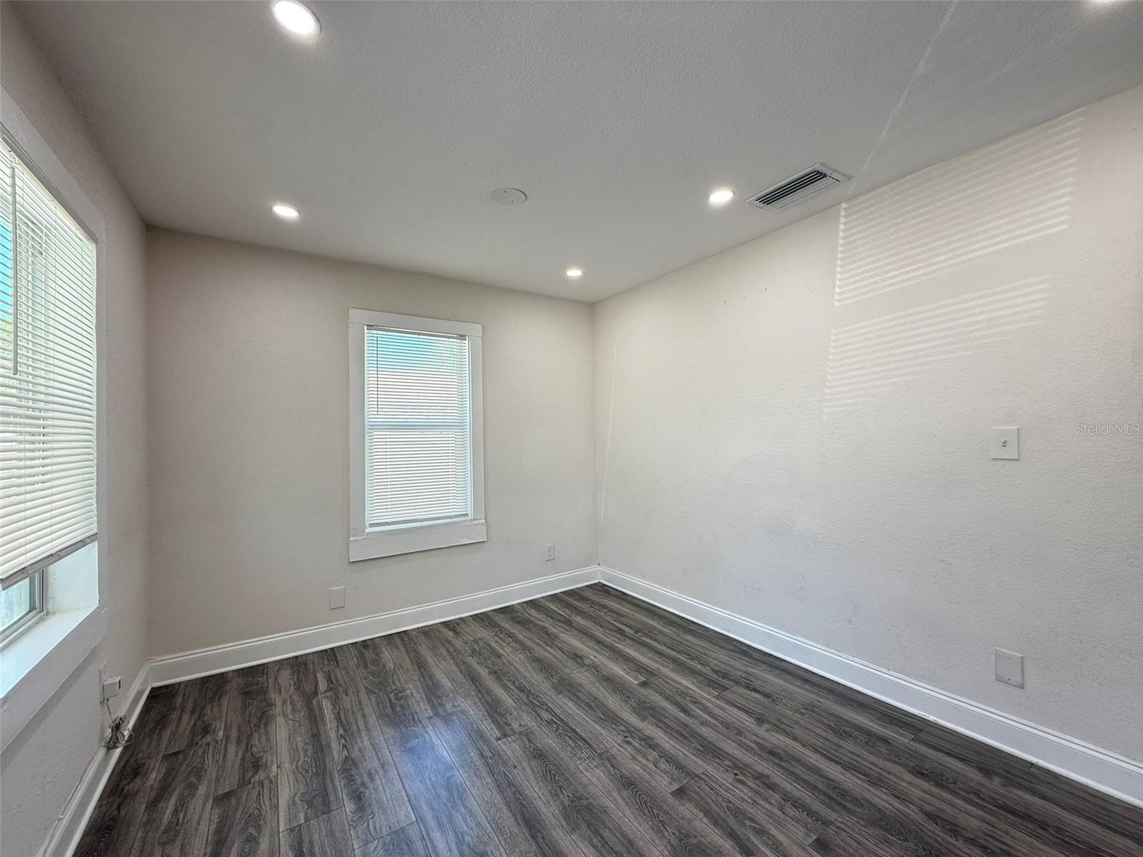 SINEWOOD - Residential Lease