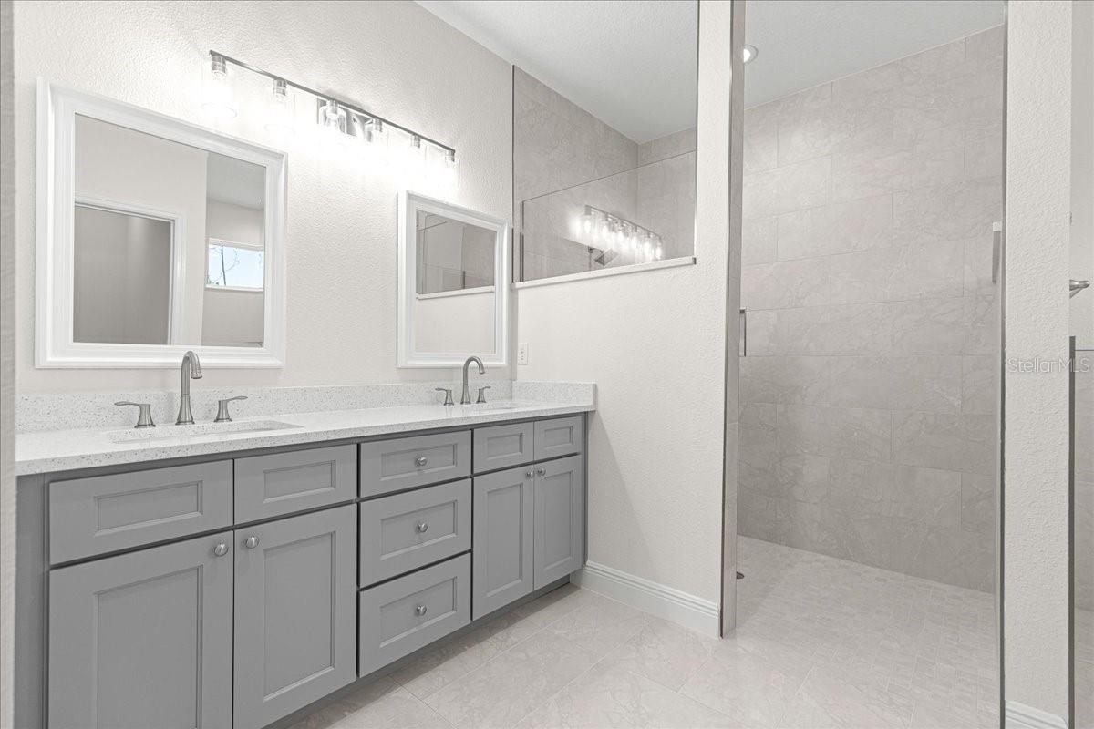 ROLLING HILLS UN 02 - Residential