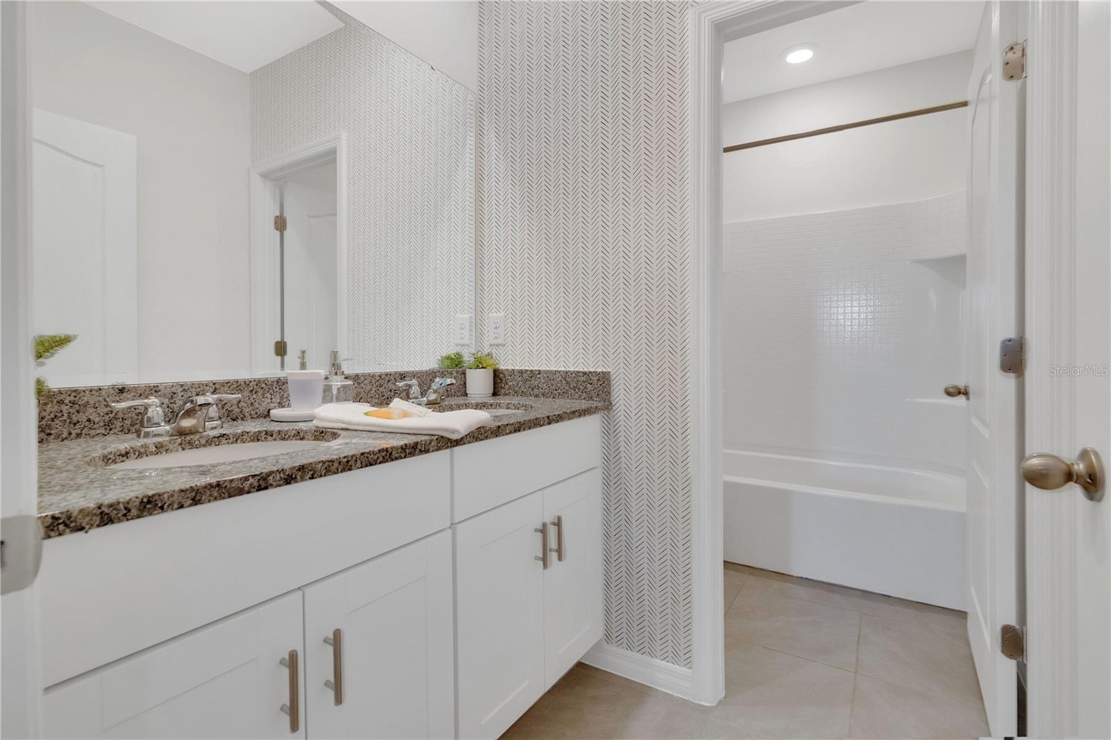 SOLTERRA PH 2D - Residential Lease