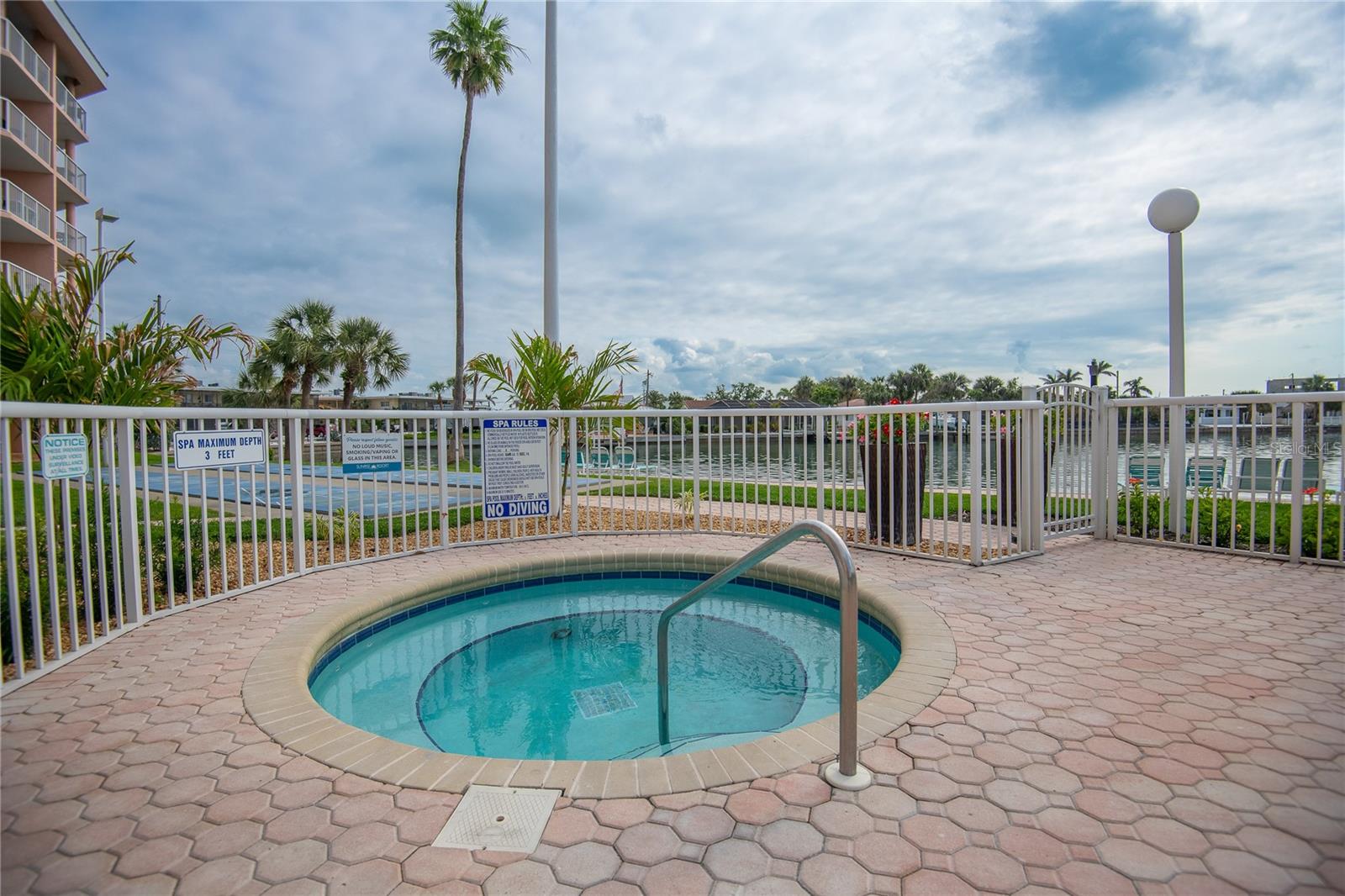 SUNRISE RESORT ON ST PETE BEACH CONDO - Residential