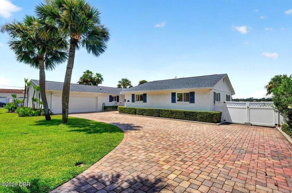 448 RIVERSIDE DRIVE