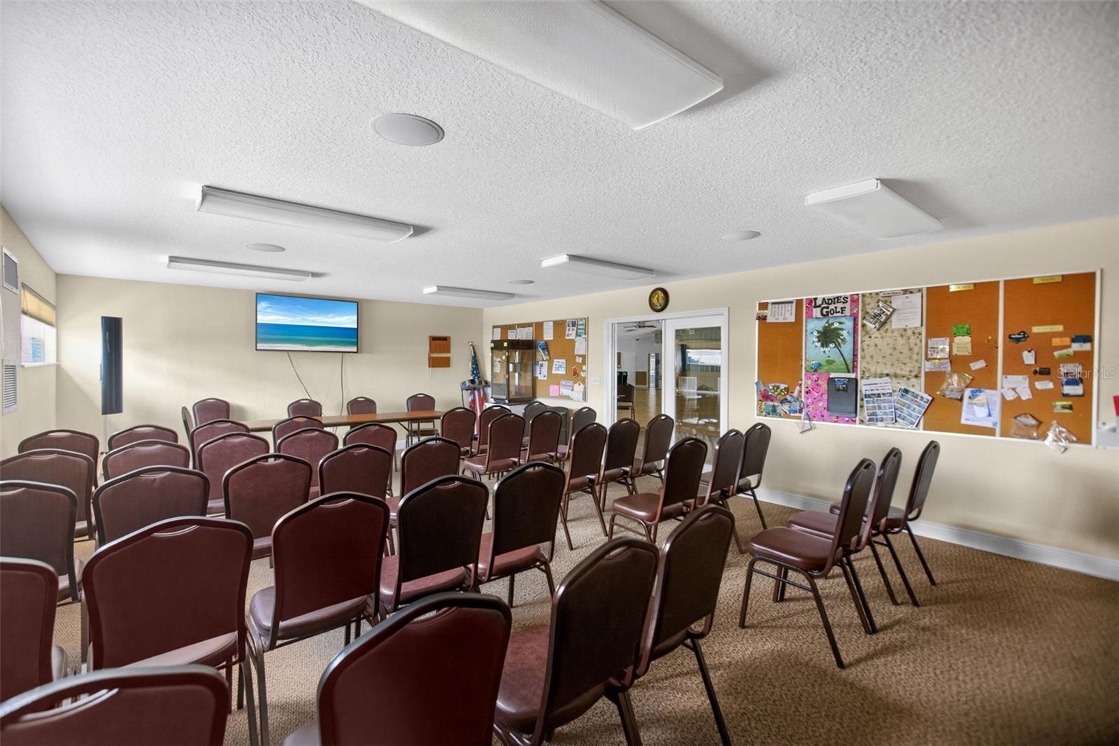 COUNTRY CLUB ESTATES - Residential