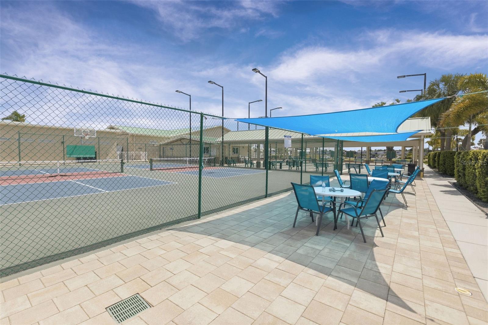 COUNTRY CLUB ESTATES - Residential