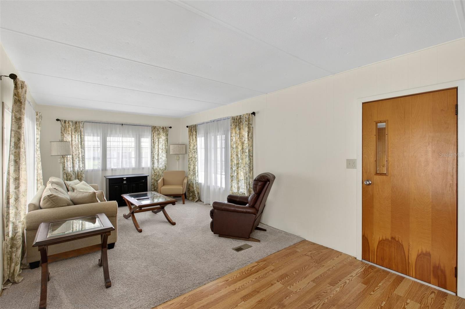 COUNTRY CLUB ESTATES - Residential