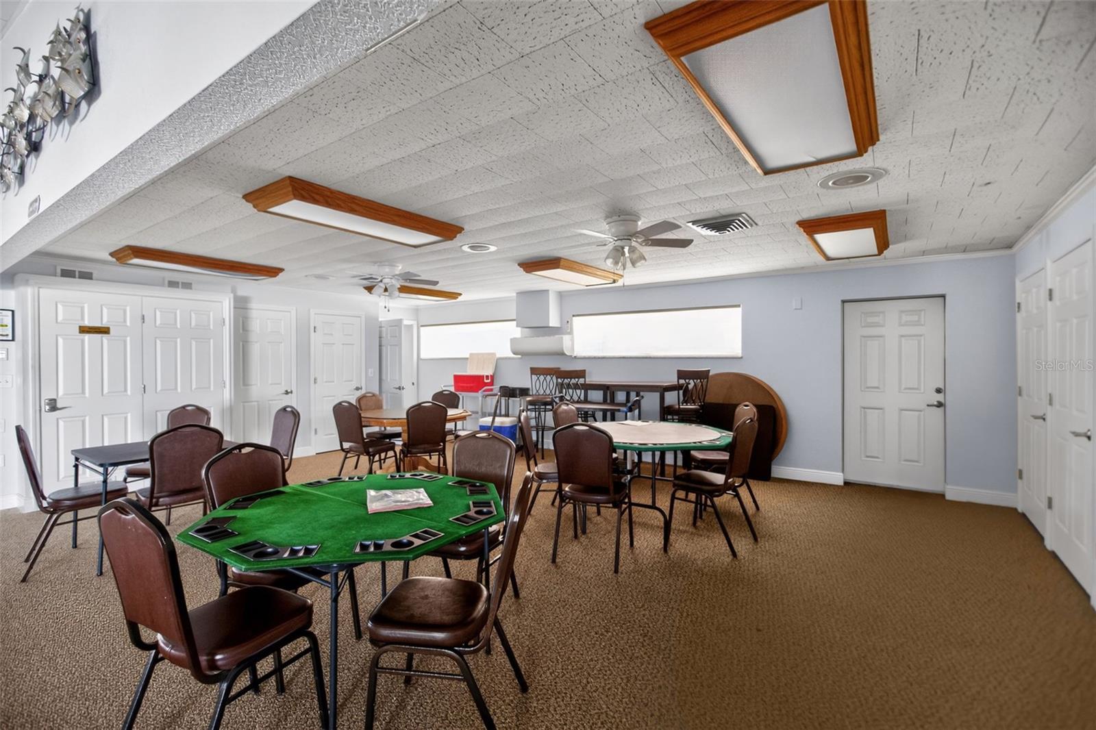 COUNTRY CLUB ESTATES - Residential