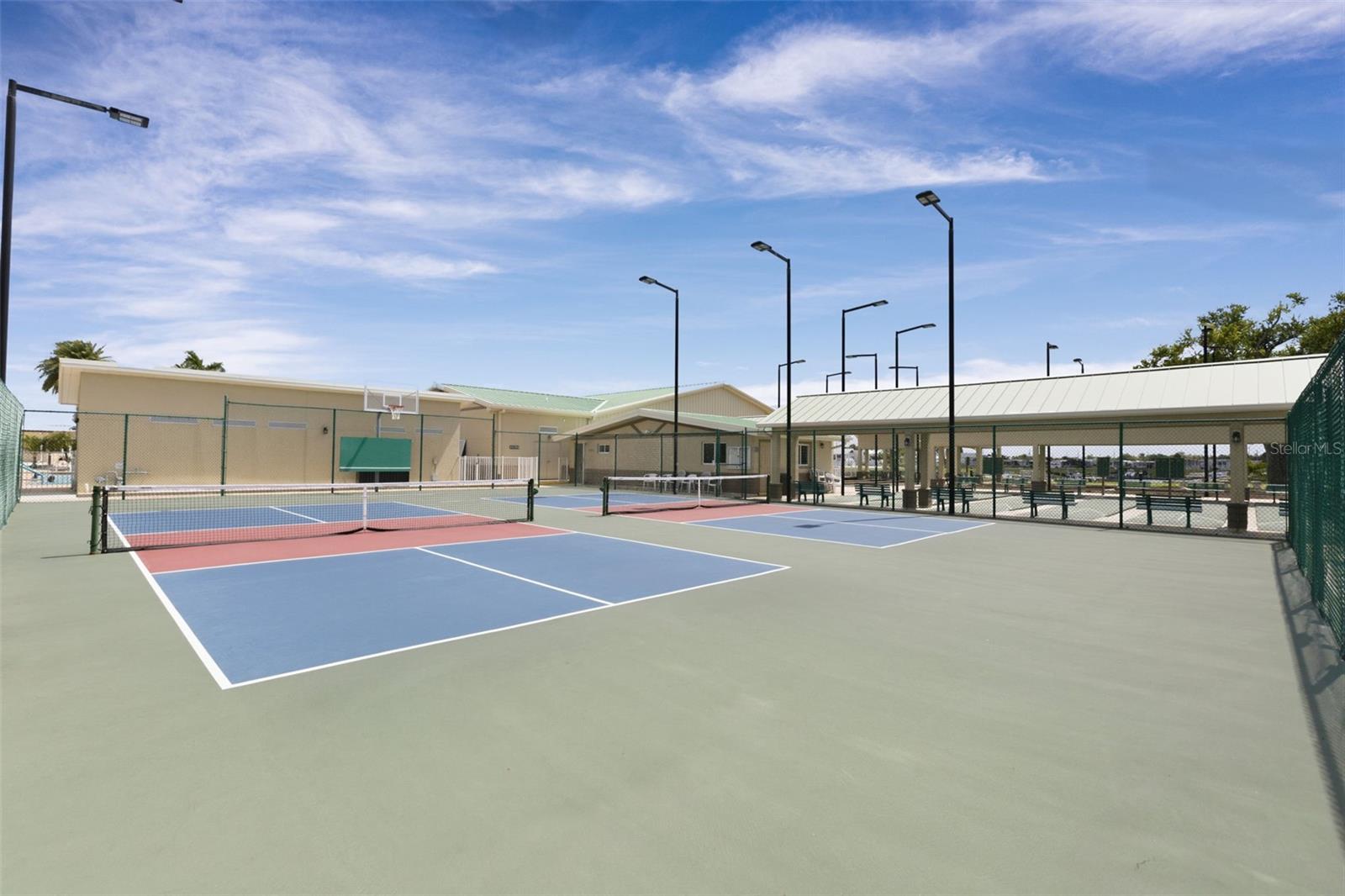 COUNTRY CLUB ESTATES - Residential