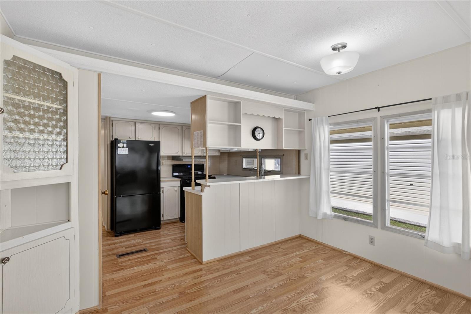 COUNTRY CLUB ESTATES - Residential