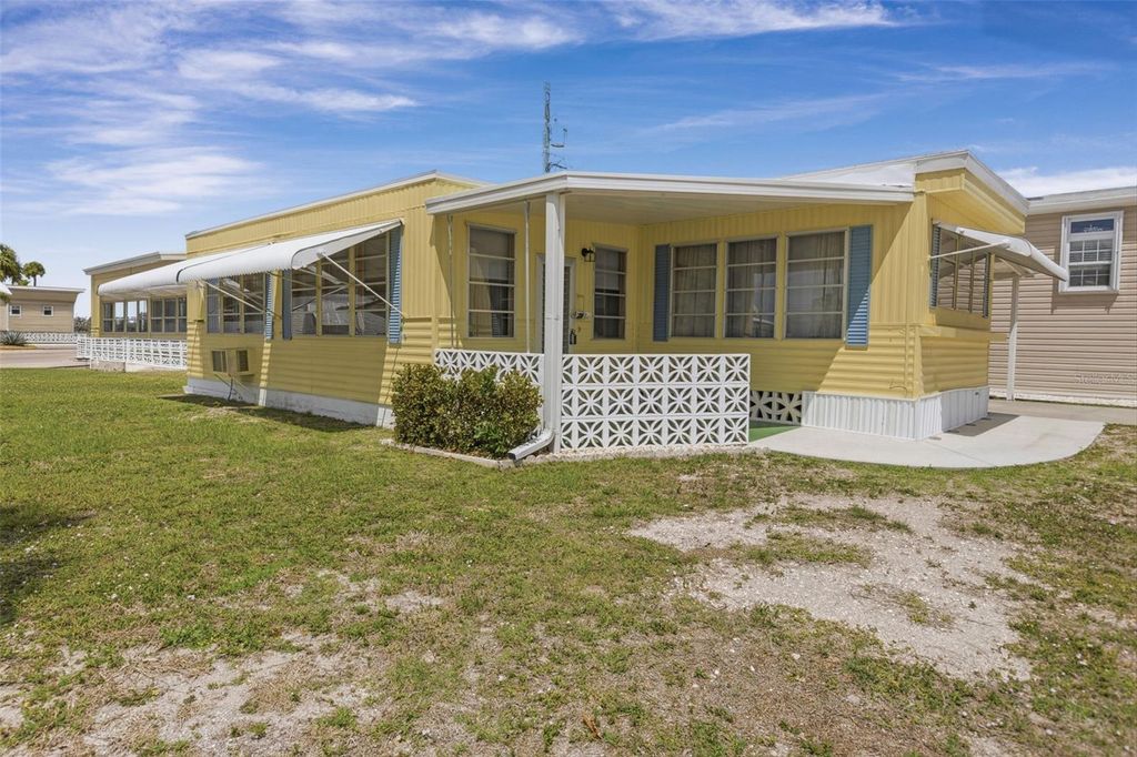Photo of 802 Turf St, Venice, FL 34285 (MLS # N6143703)