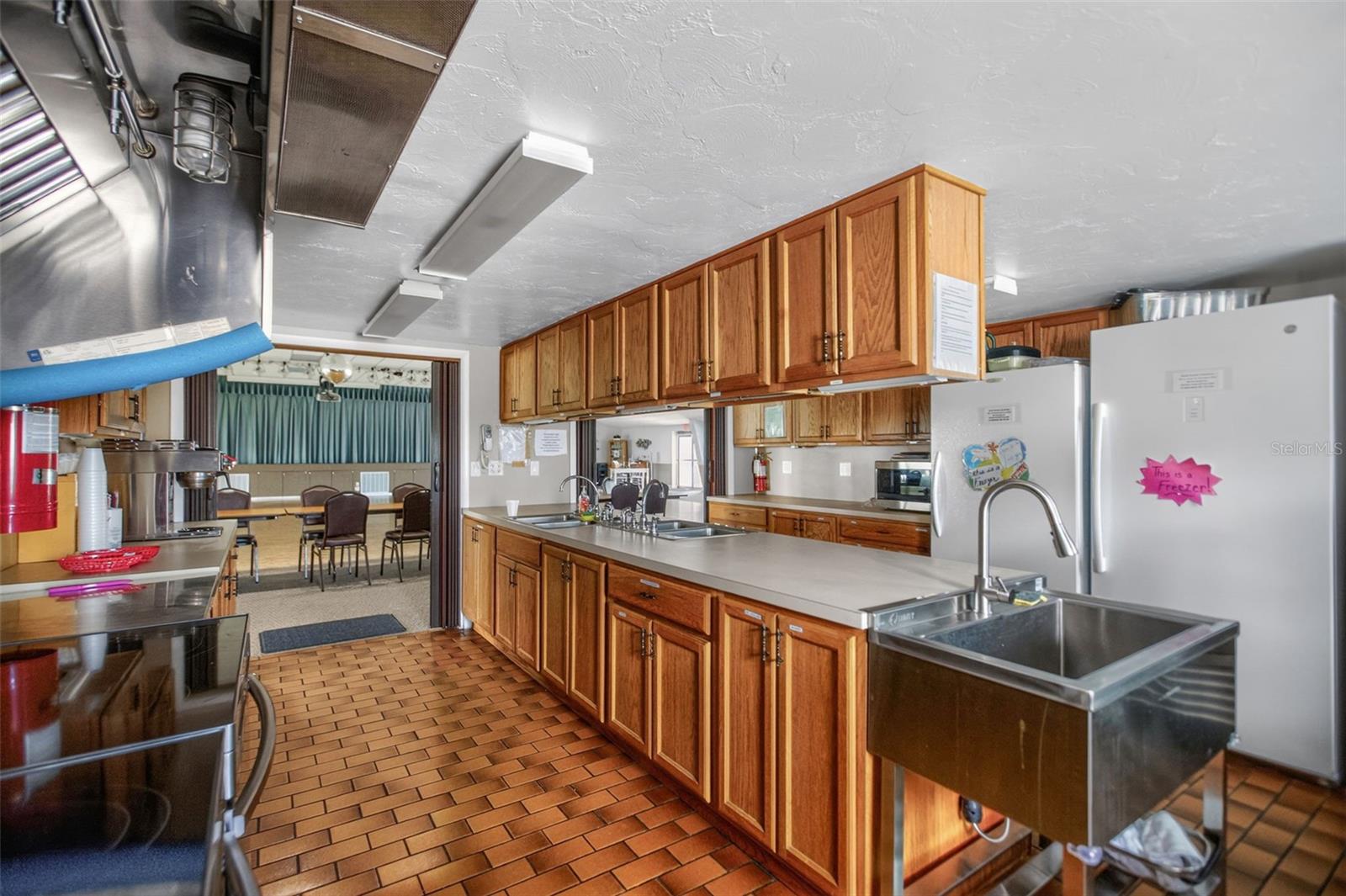 COUNTRY CLUB ESTATES - Residential