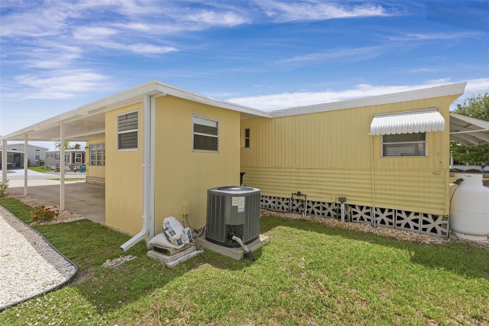 COUNTRY CLUB ESTATES - Residential