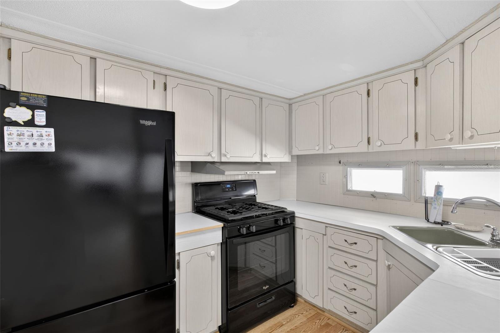 COUNTRY CLUB ESTATES - Residential